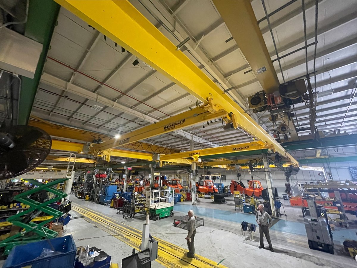 Another great crane installation by McDal at JLG Industries in McConnellsburg, PA! Call us for any of your crane needs like inspection, repair, install, or parts and we even sell air compressors! (800) 626-2325