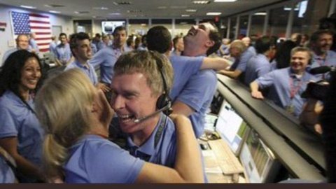 After Facebook and Instagram down

Twitter and Telegram headquarters be like: