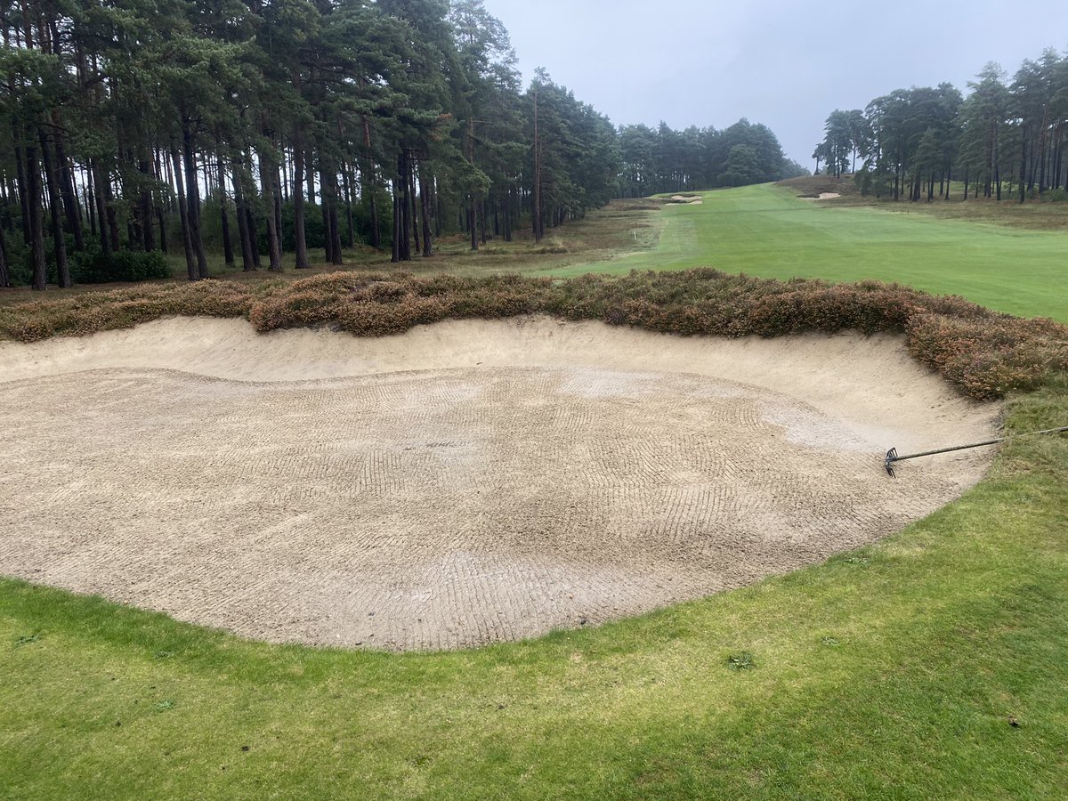 kerrrowan's tweet photo. Brilliant way to finish a weekends golf with @barry_crawford. What a golf course Swinley Forrest is. Off the charts ⛳️ https://t.co/5u3bFJsLBT