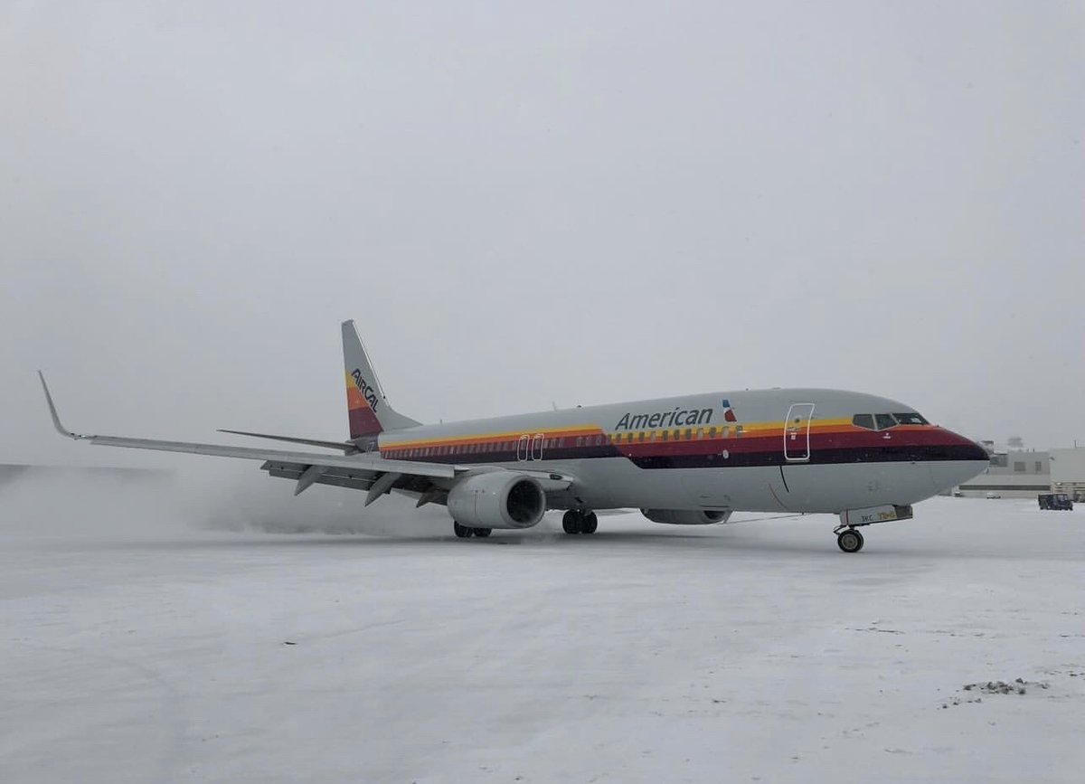 columbusairport's tweet image. Next up: a little AirCal Heritage Livery in the snow here at CMH 

@AmericanAir | #FlyCMH

📸: ryanvince95 on Instagram