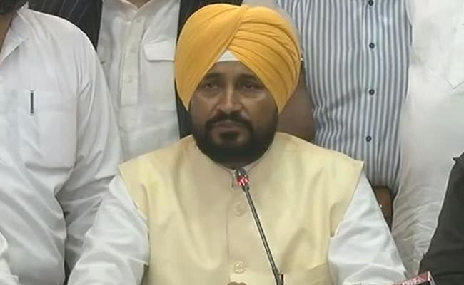 ndtv's tweet photo. Punjab Chief Minister Denied Permission For Visit To UP's Lakhimpur Kheri https://t.co/fbQJzuZOCF https://t.co/9EyeJ2k0DR
