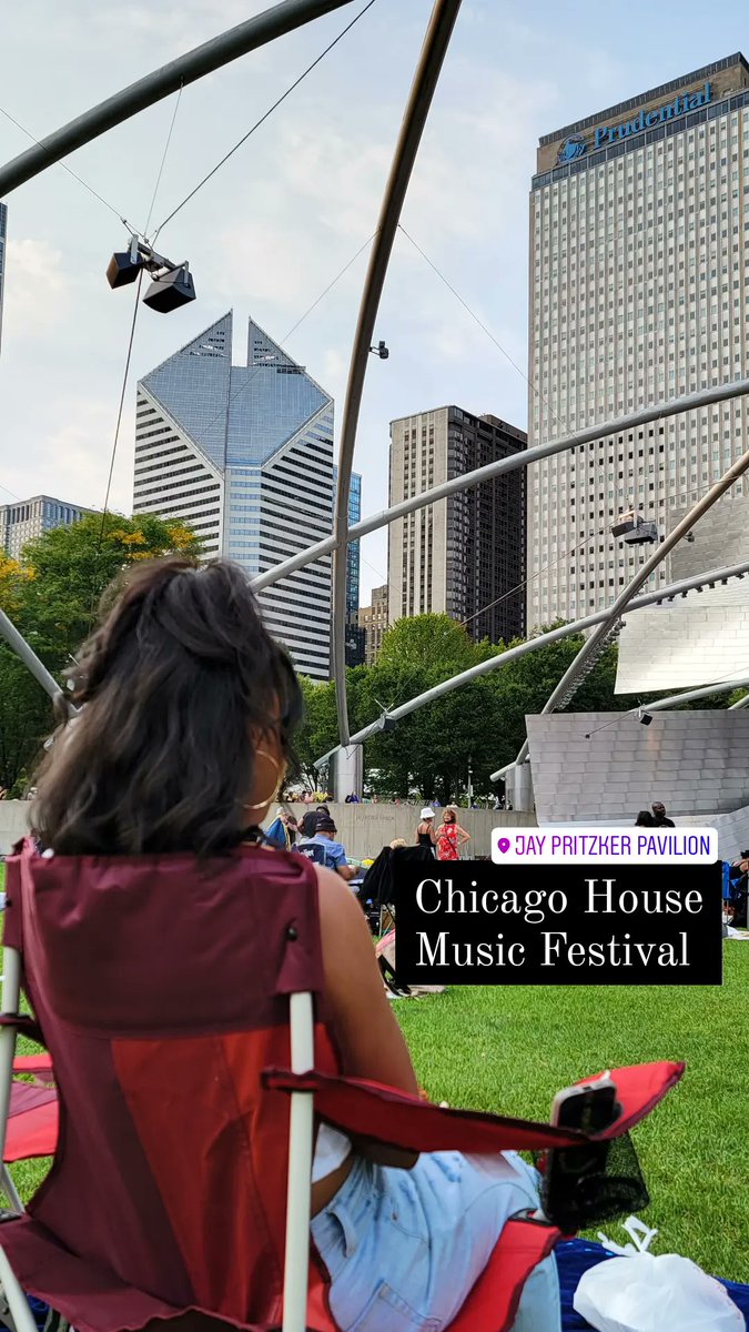 TreClubDesigns's tweet image. Anyone else sad that #summertimechi is over??? 🥺😢😭

@ChooseChicago @chicago