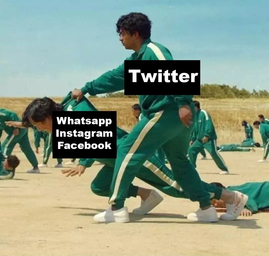 arturovc7's tweet photo. Las redes sociales vistas en el juego del calamar “Facebook WhatsApp e Instagram eliminados” quedan iMessage Telegram Twitter tik tok https://t.co/dSr7IPRhrJ