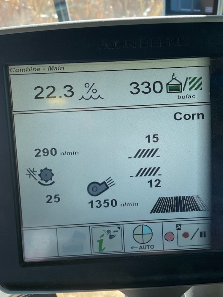 1sauderben's tweet photo. 92 day corn in Pine Bluffs, Wy.
5200 ft of elevation. 
Whos improving your acres? https://t.co/cEbtgJnBRA