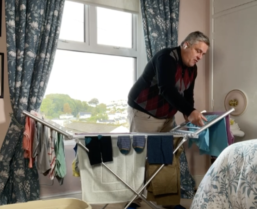 OurHouseProduct's tweet photo. The OurHouse heated airer is now available from QVC. It has a Y-shaped design featuring two folding wings so you can dry plenty of items at the same time, heats to 55 degrees, and folds away for easy storage.

https://t.co/nIt4BsuKYC

#home #airer #laundry #housewares #utility https://t.co/HEXttekZEU