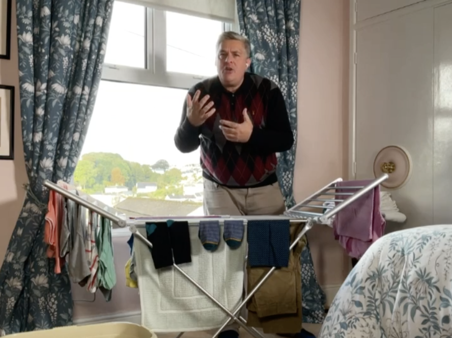 OurHouseProduct's tweet photo. The OurHouse heated airer is now available from QVC. It has a Y-shaped design featuring two folding wings so you can dry plenty of items at the same time, heats to 55 degrees, and folds away for easy storage.

https://t.co/nIt4BsuKYC

#home #airer #laundry #housewares #utility https://t.co/HEXttekZEU