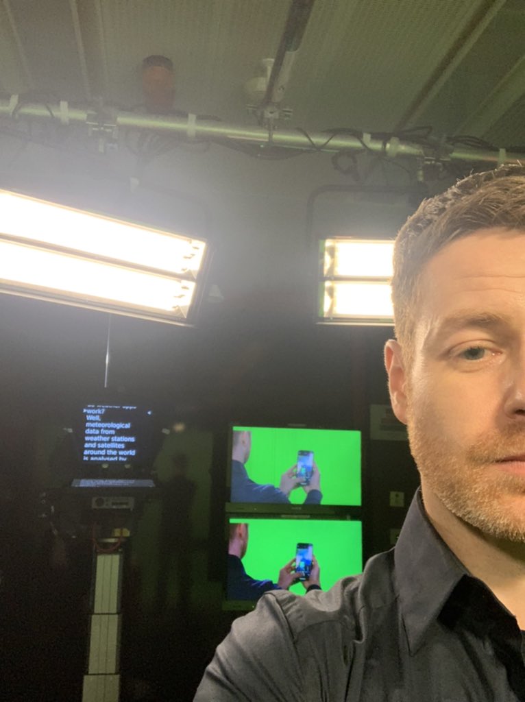 Schafernaker's tweet photo. Was in a studio for hours and…OMG just saw Instagram is down, WhatsApp is down, Facebook is down😱…is everyone hanging out on Twitter right now? https://t.co/TbZO028Vlg