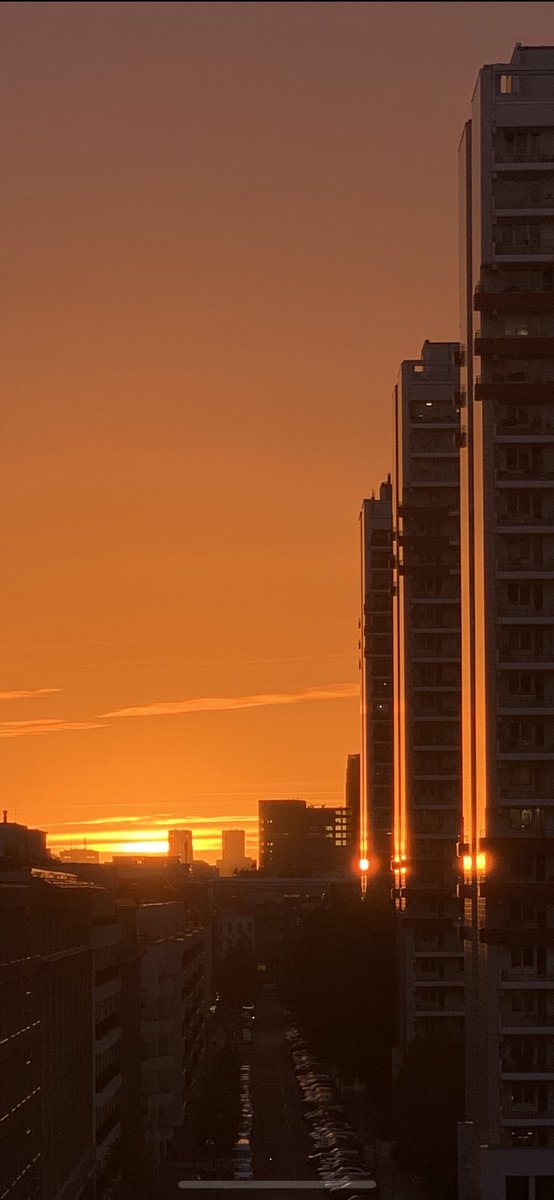 SZieglero's tweet image. #DerHimmelueberBerlin