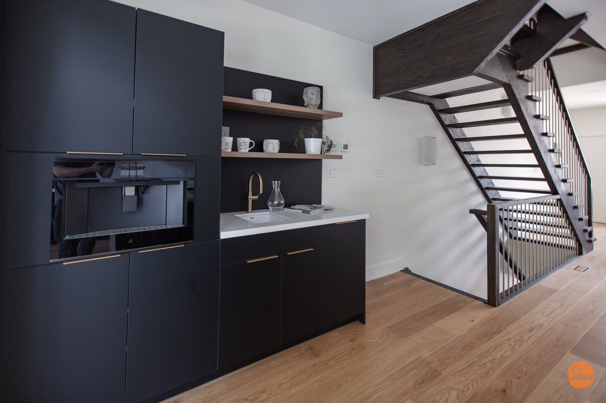teamshane_'s tweet image. This #builtincoffeemachine is just one of the perks of our #AlexanderTownes. ☕️  We added a touch of #luxury and convenience in this #kitchendesign. ✨

shanerenovations.com

#dundas #luxurytownhomes #luxuryhomes #homereno #homeconstruction