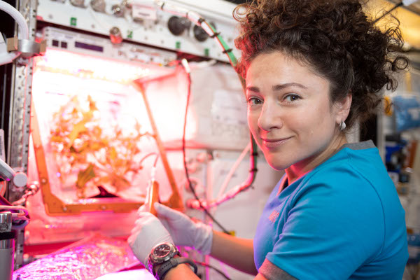 ✨ 👩‍🚀 Today marks the start of #WorldSpaceWeek, a global celebration of exploration! This year’s theme is #WomenInSpace. Follow @WomenNASA and meet some of these pioneers: nasa.gov/women