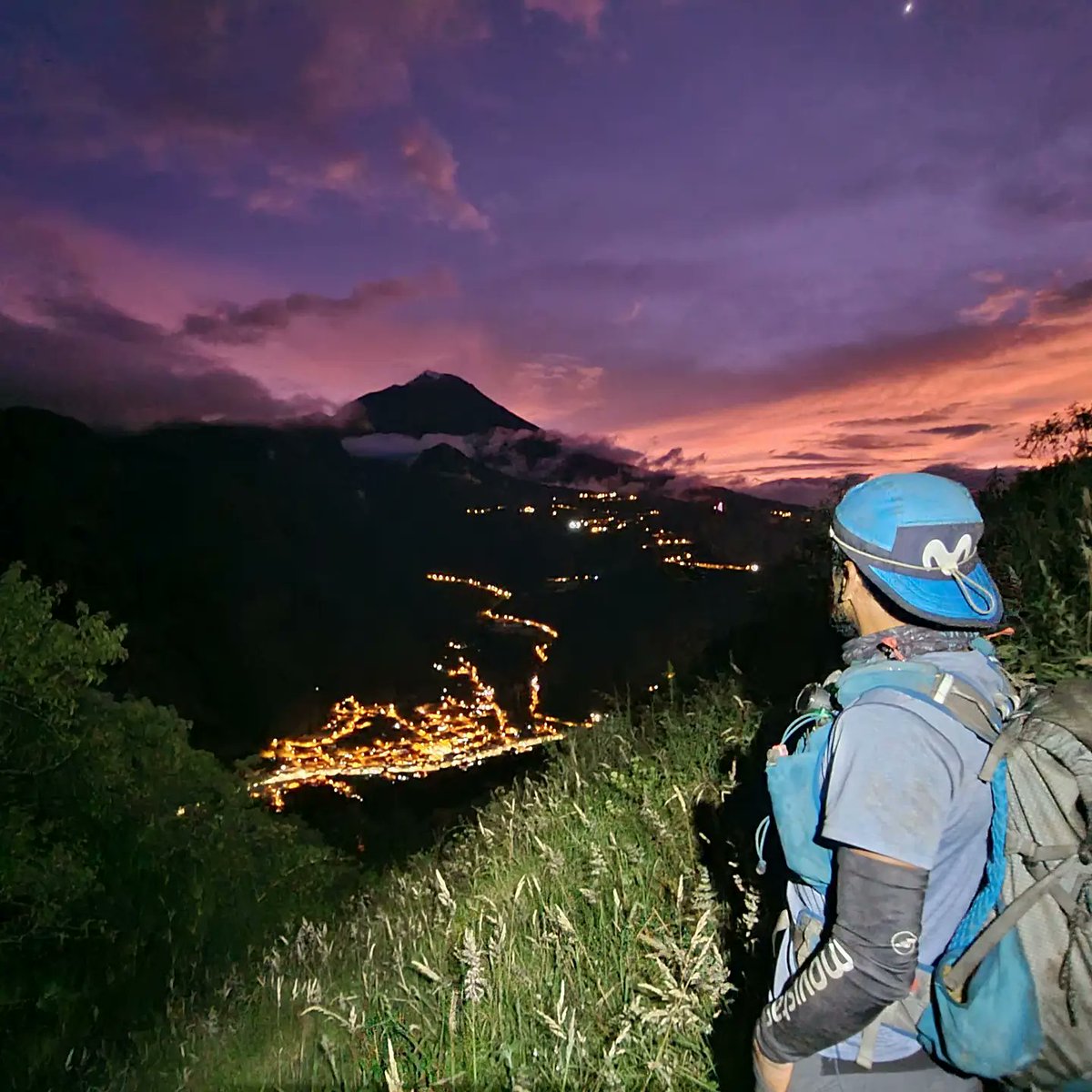 Una mirada dese las rutas del <a href="/CampeonatoSky/">Campeonato De Sky Race Swiss Energy 2021</a> la cual se desarrollará en esta ocasión en la población de Ulba, a 5m de Baños de Agua Santa, el 11 de octubre es el cierre de sus inscripciones.
Gran escenario.