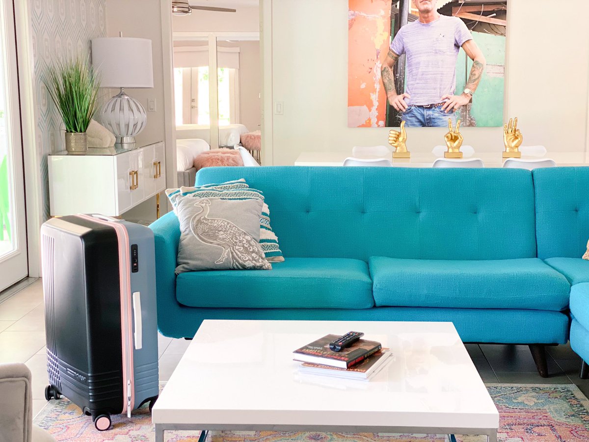 nataliediscala's tweet photo. Take a peek at our @vrbo house rental in Palm Springs. It checked all my boxes, namely being uber-chic and family-friendly at the same time. https://t.co/mtcVi9MYtV https://t.co/XEpQQjTbSw