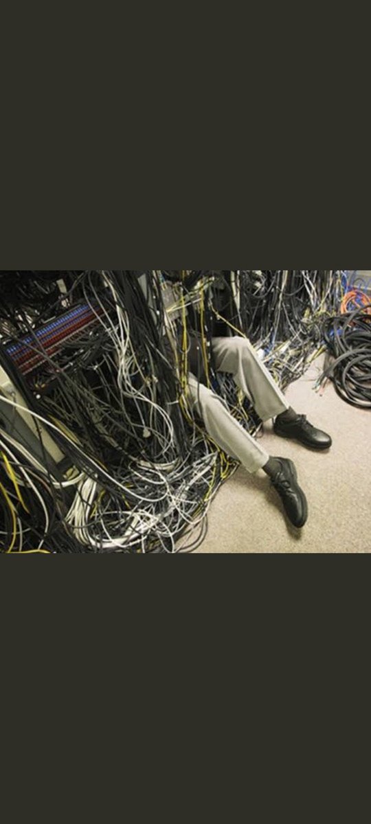 AsijaJatinder's tweet photo. What's app Facebook and Instagram all are down meanwhile IT department workers consistently to resolve it #serverdown #WhatsAppDown #facebookdown #twitterking #Valueoftwitter #Instagram #Facebook #Serverless https://t.co/YoDWNah1Ae