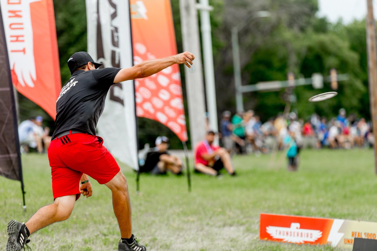 Instagram and Facebook are down, guess I'm gonna use Twitter 🤷🏻‍♂️