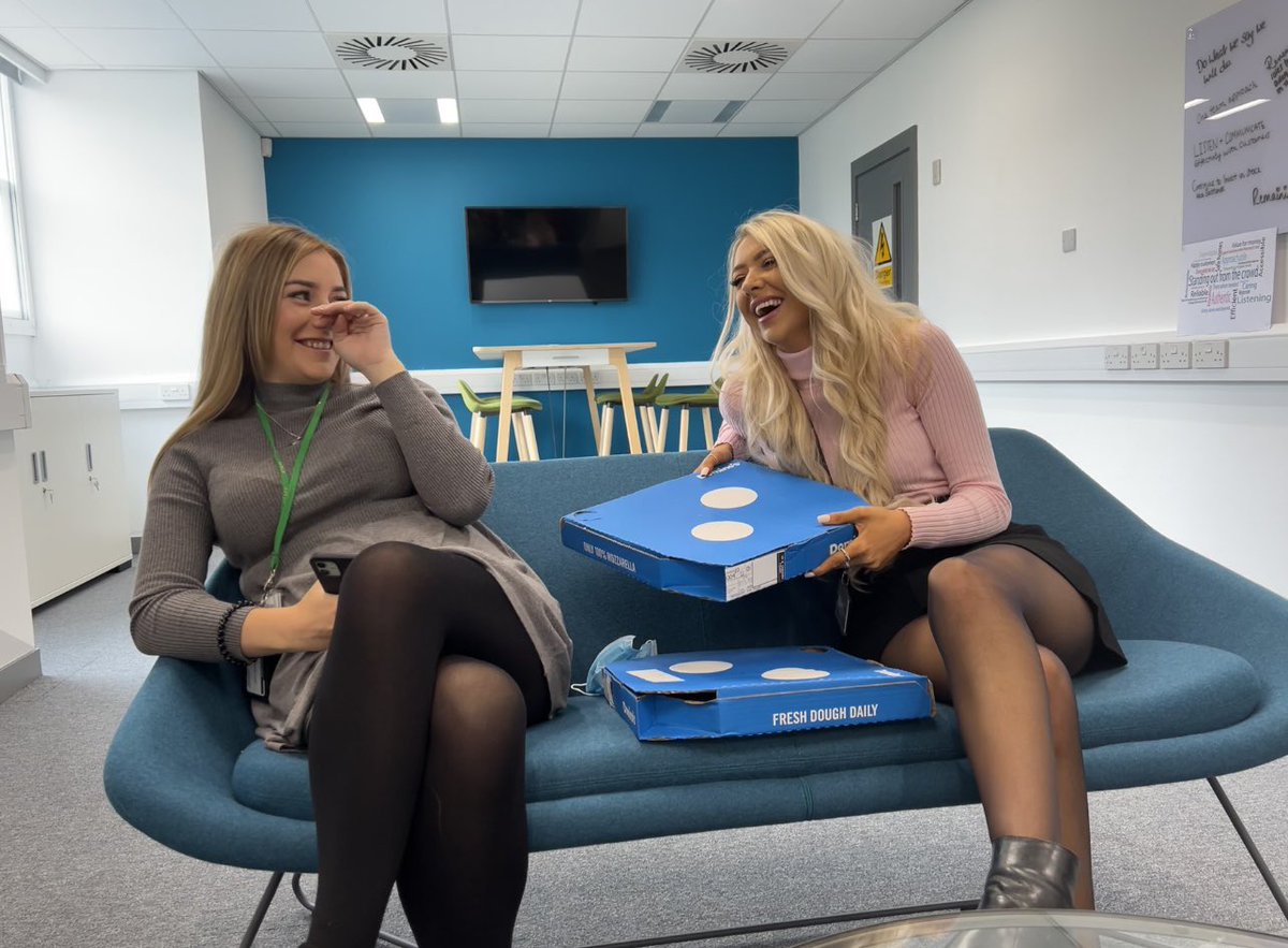 How happy <a href="/HiSLauraD/">Laura Davey</a> and I are about being in the newly refurbished HiS office &amp; having pizza for lunch 😀 #GoTeamHiS <a href="/HomesSedgemoor/">Homes in Sedgemoor</a> #pineappledoesbelongonpizza 🍕