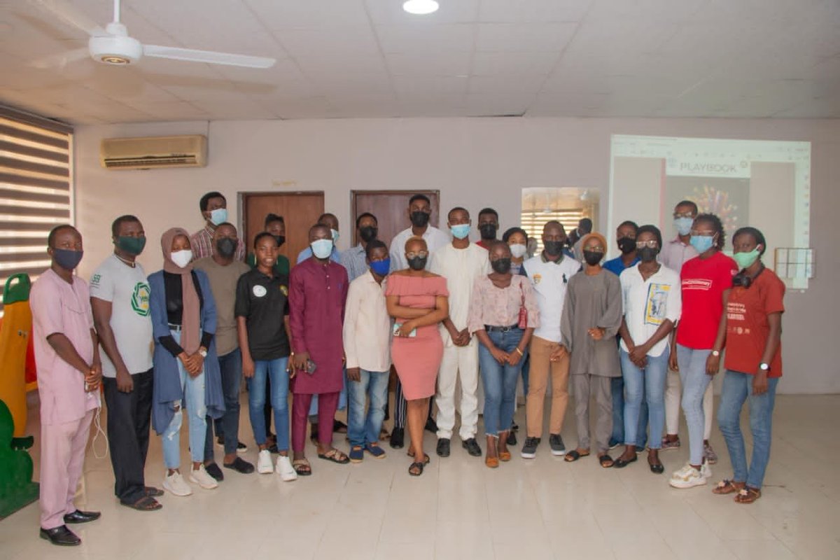 Follow The Money Int'l 💰 tweet media