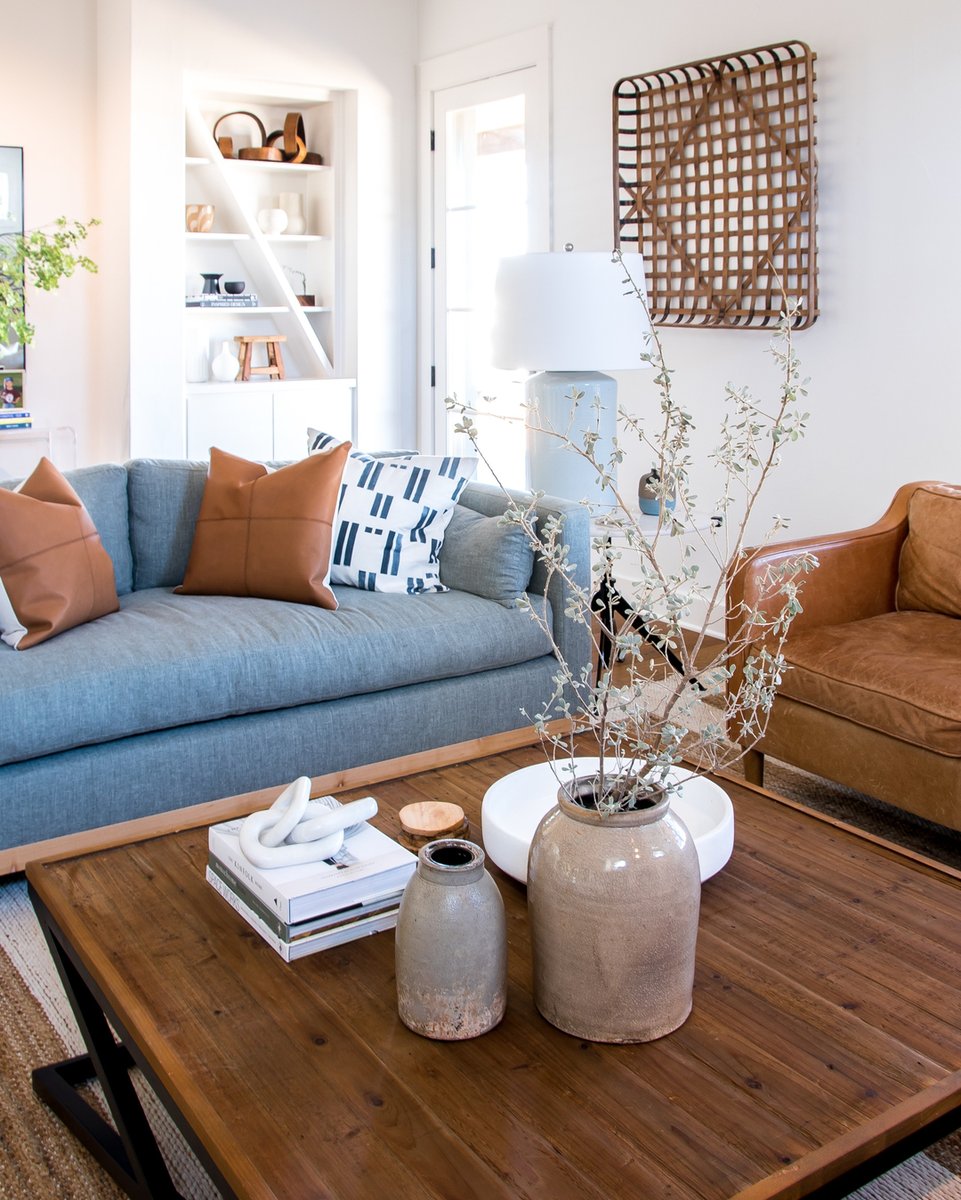 SimpleGoodsShop's tweet photo. We've got the Monday blues, and their mixed with natural wood and supple leather for a fall home that's as cozy as it is inviting. Come see what we have in store for you; doors open soon! https://t.co/RJiDFcotnq