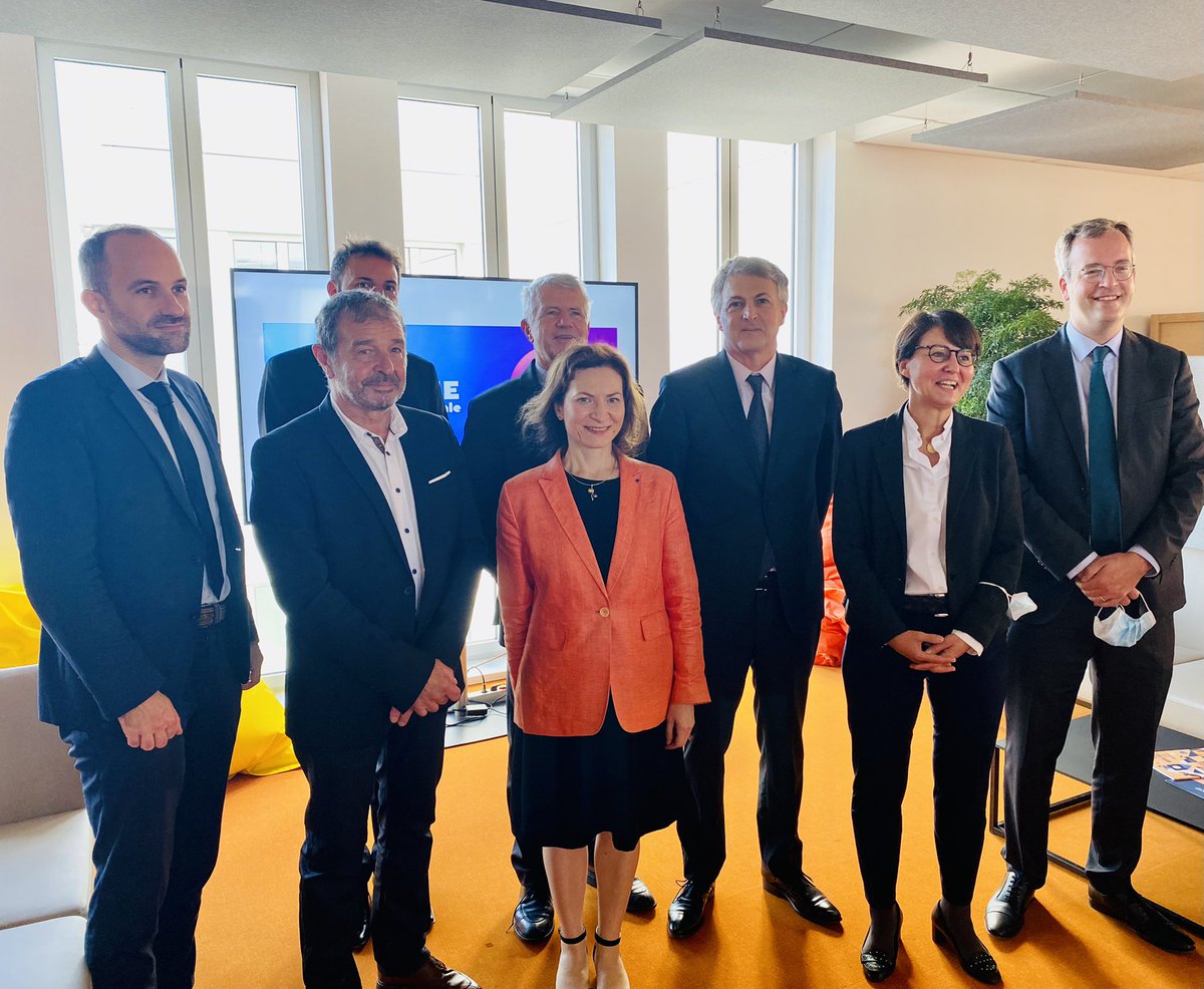 Merci à tous les intervenants de la matinée et à <a href="/olivierveran/">Olivier Véran</a> pour son intervention à l’occasion de l’émission organisée pour le 76e anniversaire de la #SécuritéSociale