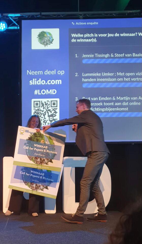 Winnaar van zowel de jury- en publieksprijs Call for Papers: <a href="/tistwit/">Jennie Tissingh</a> en #SteefvanBaalen van #Windunie over keuzeproces bij #Omgevingsmanagement 🏆💪 #LOMD #Omgevingsproces