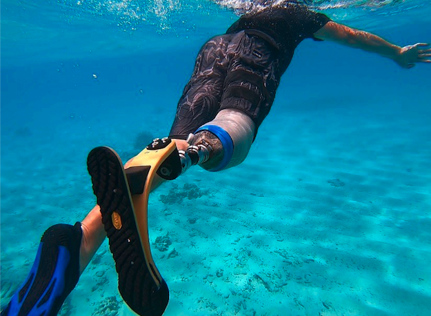 FreedomInnovate's tweet photo. Looks like Rebel Wayne Figliomeni is enjoying the #EndlessSummerofProteor in true RUSH Rebel style! 

More here: https://t.co/wjefR4zSbn

#RUSHFoot #JustAddWater #WeAreProteor https://t.co/VnNlQ48JaC