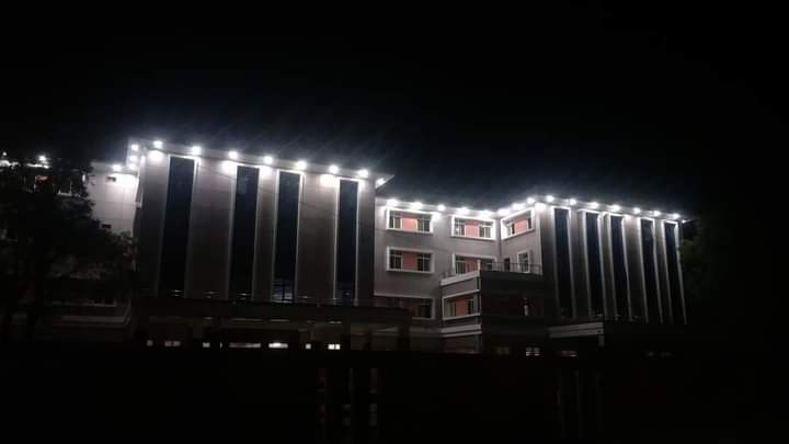 हमारा मुरैना मध्य प्रदेश  बदल रहा है जिला अस्पताल का नया भवन बनकर तैयार ।।
👩‍⚕️💉🏥🚑
#Morena #socialmedia #मुरैना #chambal