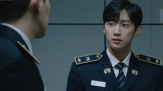 ndbjee's tweet photo. yesterday i want a hong dusik today i want a kang seonho #PoliceUniversityEp15 #PoliceUniversity https://t.co/cEyxg9bTdC