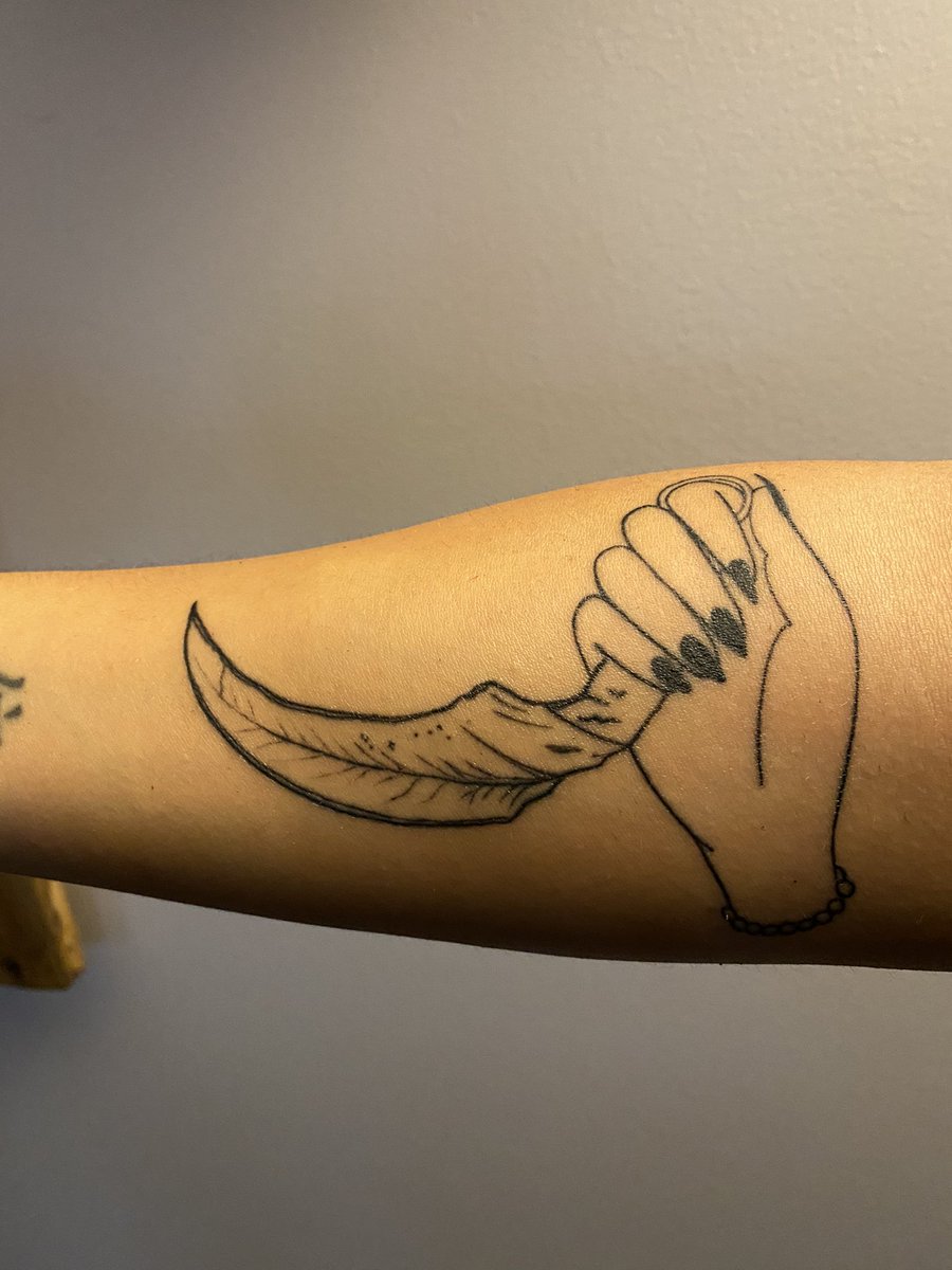 cele89's tweet photo. Each character left something in me and took a piece of my heart.
Thank you @LesleyAnnBrandt  @Ildymojo  @Henderson_Joe 
💜😈 #LuciferNetflix https://t.co/kuTz4X79mT