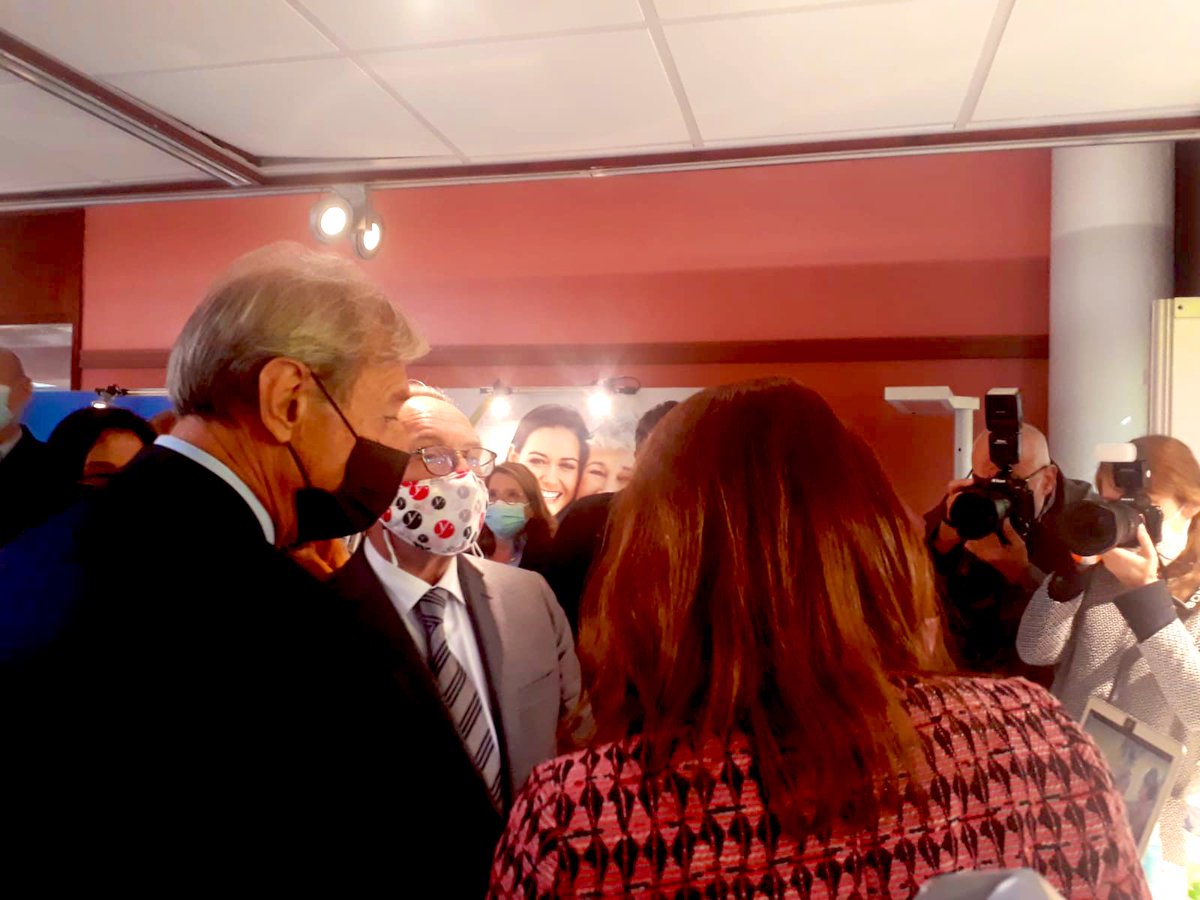 Les_Yvelines's tweet photo. #ETonomy Le salon de ceux qui agissent et qui expérimentent pour l'#autonomie s'est ouvert aujourd'hui aux Mureaux. A cette occasion, @pierre_bedier, #GeorgesSiffredi et @aubertmh sont venus présenter le plan d'action interdépartemental pour le bien vieillir chez soi. https://t.co/CuZODTL4RT
