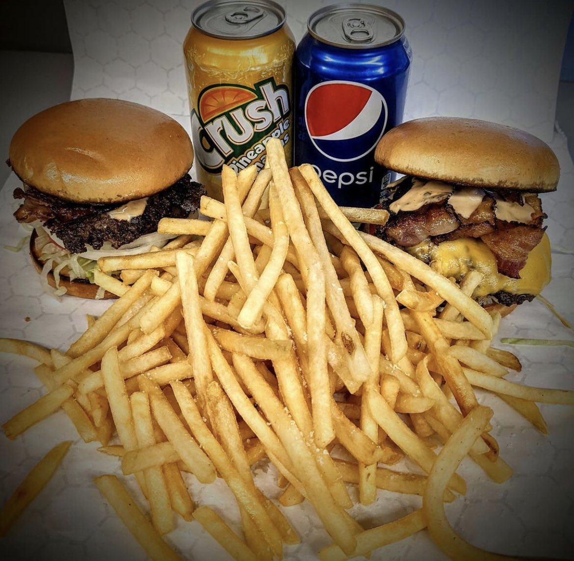 SquareBurger709's tweet photo. It’s Monday October 4th, traffic is light here on the Elizabeth Ave Portugal Cove Rd intersection, and we are open! 
On Mondays you can snag 2 Classic Combos for $25 dollars. 
Food truck season is coming to a close, so come get it while you can! https://t.co/Y1oPN8jiUE