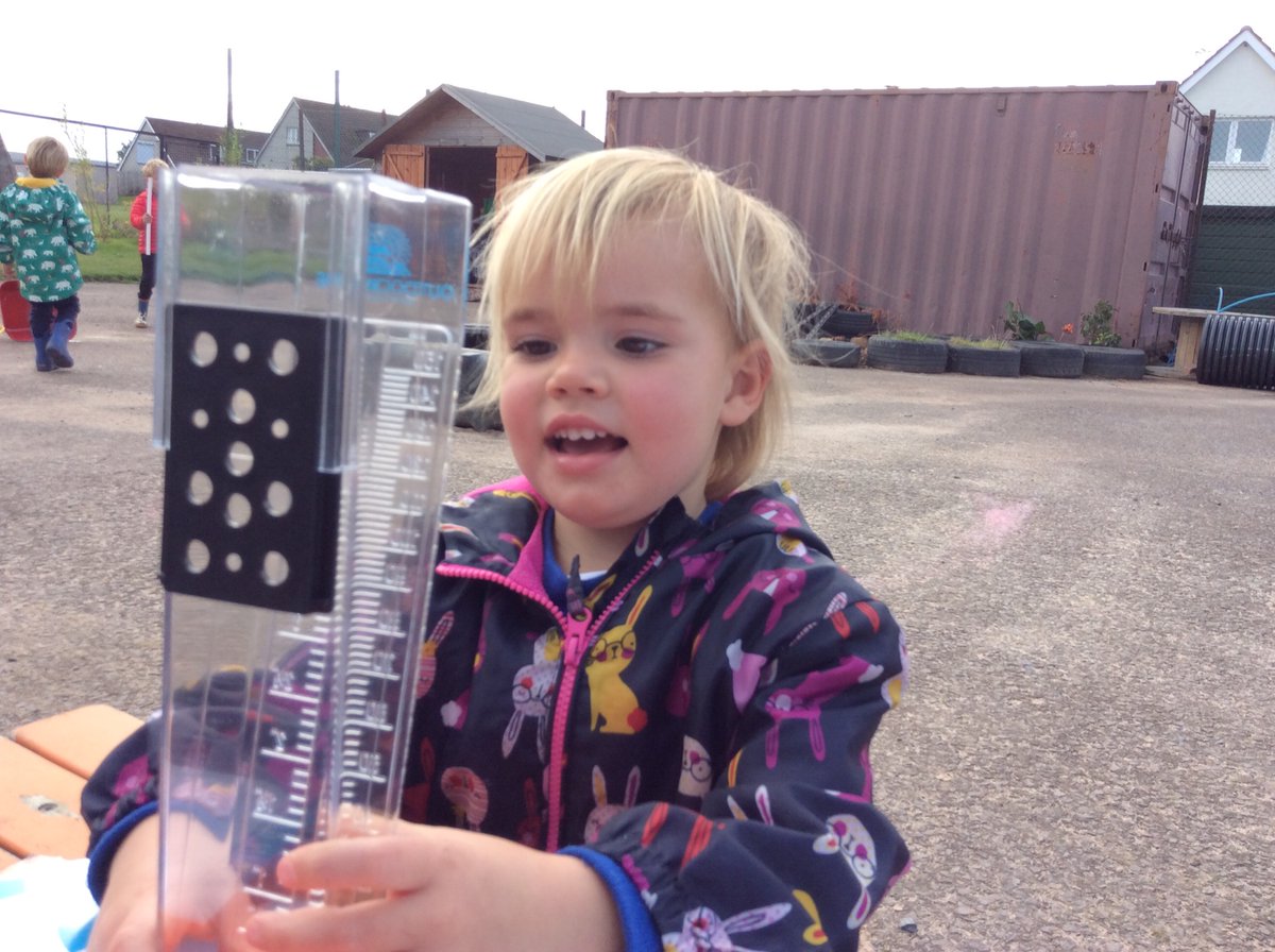 WBarnsNursery's tweet photo. “I wonder what we are making?” #exploringweather #independentlearners #responsiblecitizens #effectivecontributers https://t.co/GuOc886CZv