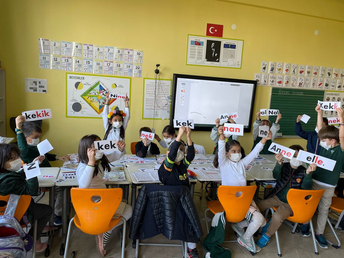 İTÜ ETA VAKFI İNCEK DOĞA KOLEJİ 1/A sınıfı öğrencilerimizle öğrendiğimiz seslerden hece, sözcük  ve cümle oluşturma etkinliğimizi merakla, heyecanla çalıştık. <a href="/alideniz_itu/">Prof. Dr. Ali Deniz</a> <a href="/serozeren/">Serhat Özeren</a> <a href="/EnisEryaman/">Enis Eryaman</a> <a href="/ozgurkapann/">Özgür Kapan</a> <a href="/muratyos/">murat yöş</a> <a href="/ErsinGuctekin/">Ersin Güçtekin</a> <a href="/clkaysem/">Ayşe Çelik</a> <a href="/alpsoy_sibel/">Sibel Alpsoy</a>