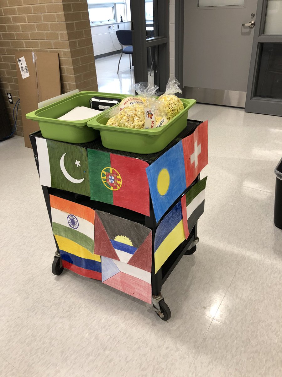 SilviaZannella's tweet photo. Here comes the welcome wagon! Our dynamic ELL support team @Meneghel_Deb @MrsRituSingh create an inclusive environment that celebrates all languages @PteBuckamSingh #manylanguagesoneschool @Peel_ESLELD @PeelSchools https://t.co/iIHlmc9COA