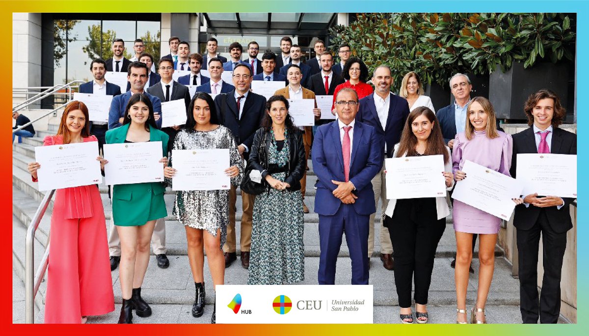 USPCEUHumYCom's tweet photo. 🎉Enhorabuena🎉
El pasado jueves 30 de septiembre tuvo lugar la 👩🎓 graduación de la 8º edición presencial y 11º online del Máster en Periodismo Especializado en ⚽️🏀🎾🥎Deporte CEU-MARCA.
.
.
.
#graduacionceu #masterdeportivo #masterceu https://t.co/kgGKxnYvNY