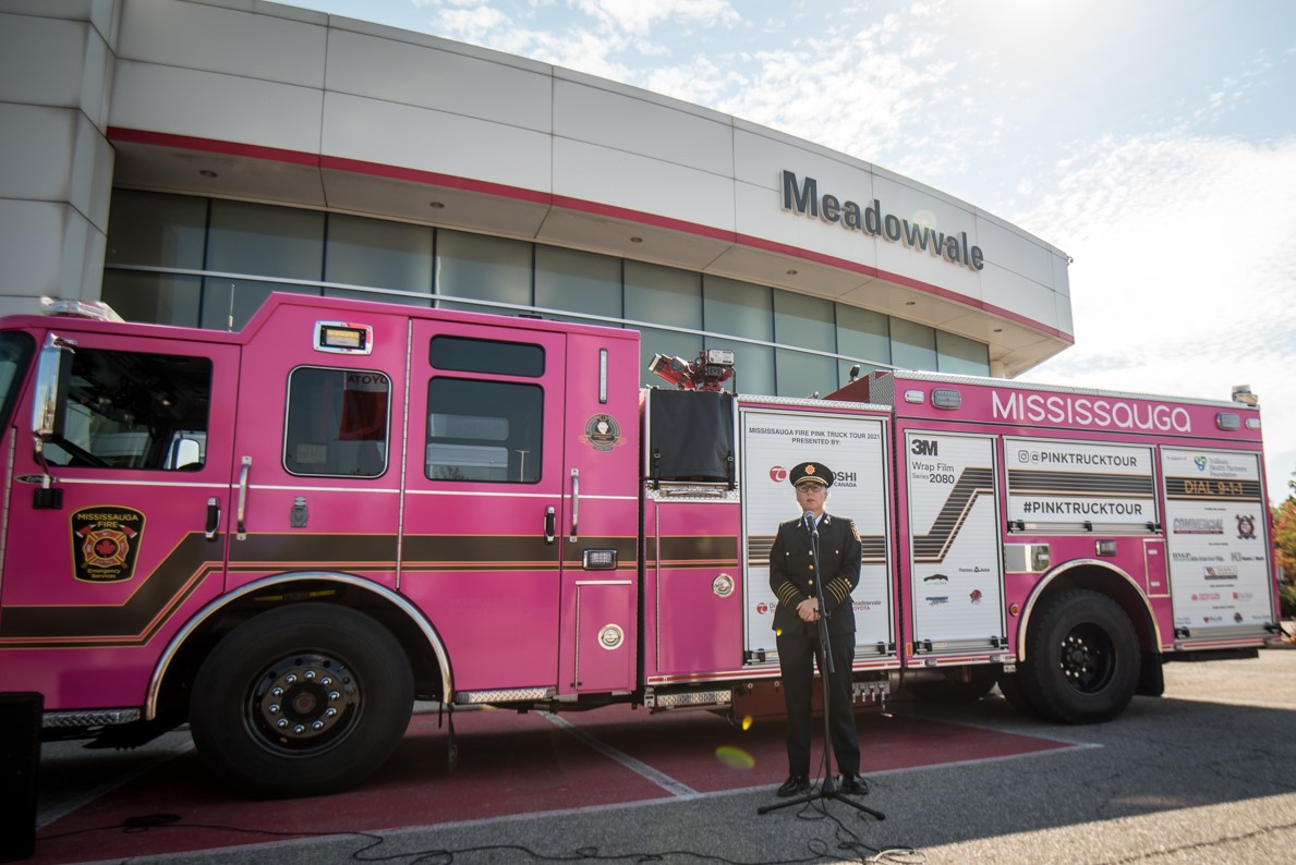 citymississauga's tweet photo. Think PINK! The #PinkTruckTour is in full swing cruising around #Mississauga. @MFFA_Benevolent &amp; @IAFF1212 are raising funds for the cancer program @THP_hospital. 

💗Support our community by joining one of the many events this October. More info ➡️ https://t.co/GCWcc2XCTq https://t.co/J7dtddcD4m