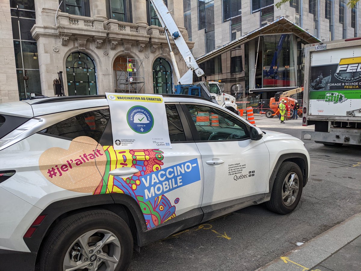 ADucharmeTVA's tweet image. Les travailleurs de la construction peuvent se faire vacciner directement au chantier à compter d'aujourd'hui. Une initiative de la Corporation des entrepreneurs généraux du Québec. #tvanouvelles #vaccination