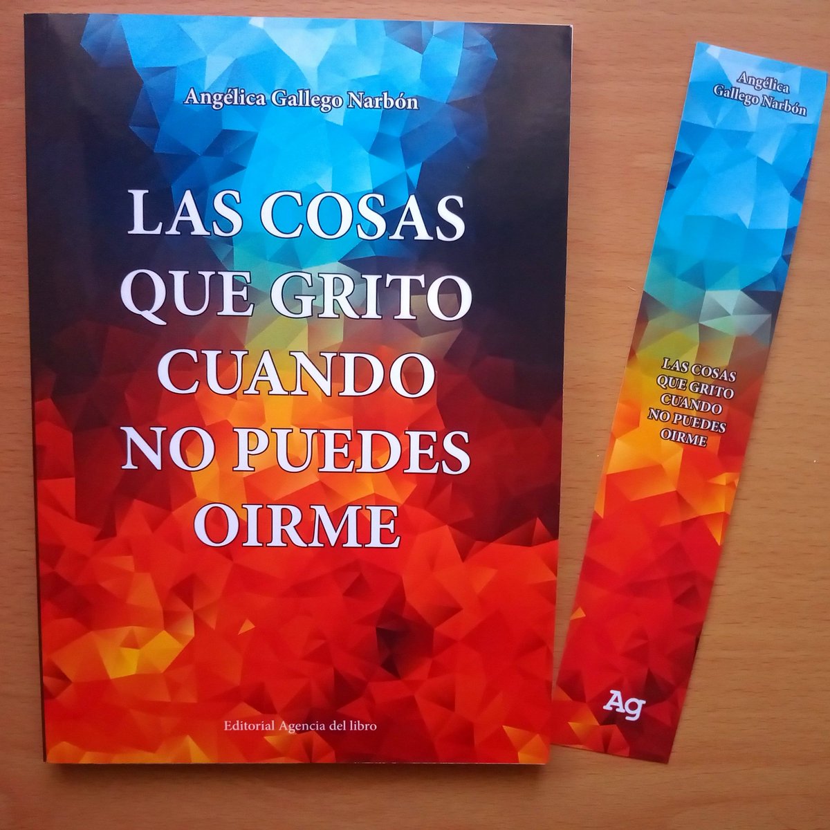angyjuniperus's tweet photo. Hace unos meses salió publicado mi libro de poesía. Su coste es de 12€ y se puede conseguir online en cualquiera de los enlaces a los que puedes acceder aquí: 
https://t.co/GvO2rmC3QF
También puedes comprarmelo a mí directamente. 
Puedes ayudar con RT y ❤️ https://t.co/oXApvk6fHV