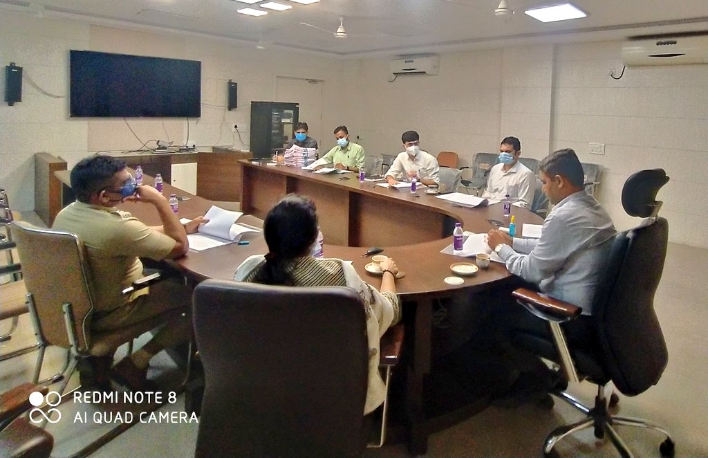 લૅન્ડ ગ્રેબિંગ(પ્રતિબંધ) એક્ટ-૨૦૨૦ અંતર્ગત સંબંધિત અધિકારીઓ સાથે સમીક્ષા બેઠક કરી ૧૧ અરજીઓની નિકાલ અંગે વિગતવાર ચર્ચા કરવામાં આવી.
<a href="/CMOGuj/">CMO Gujarat</a> <a href="/pkumarias/">Pankaj Kumar</a> <a href="/SP_Arvalli/">SP Arvalli</a> <a href="/revenuegujarat/">Revenue Dep. Gujarat</a>