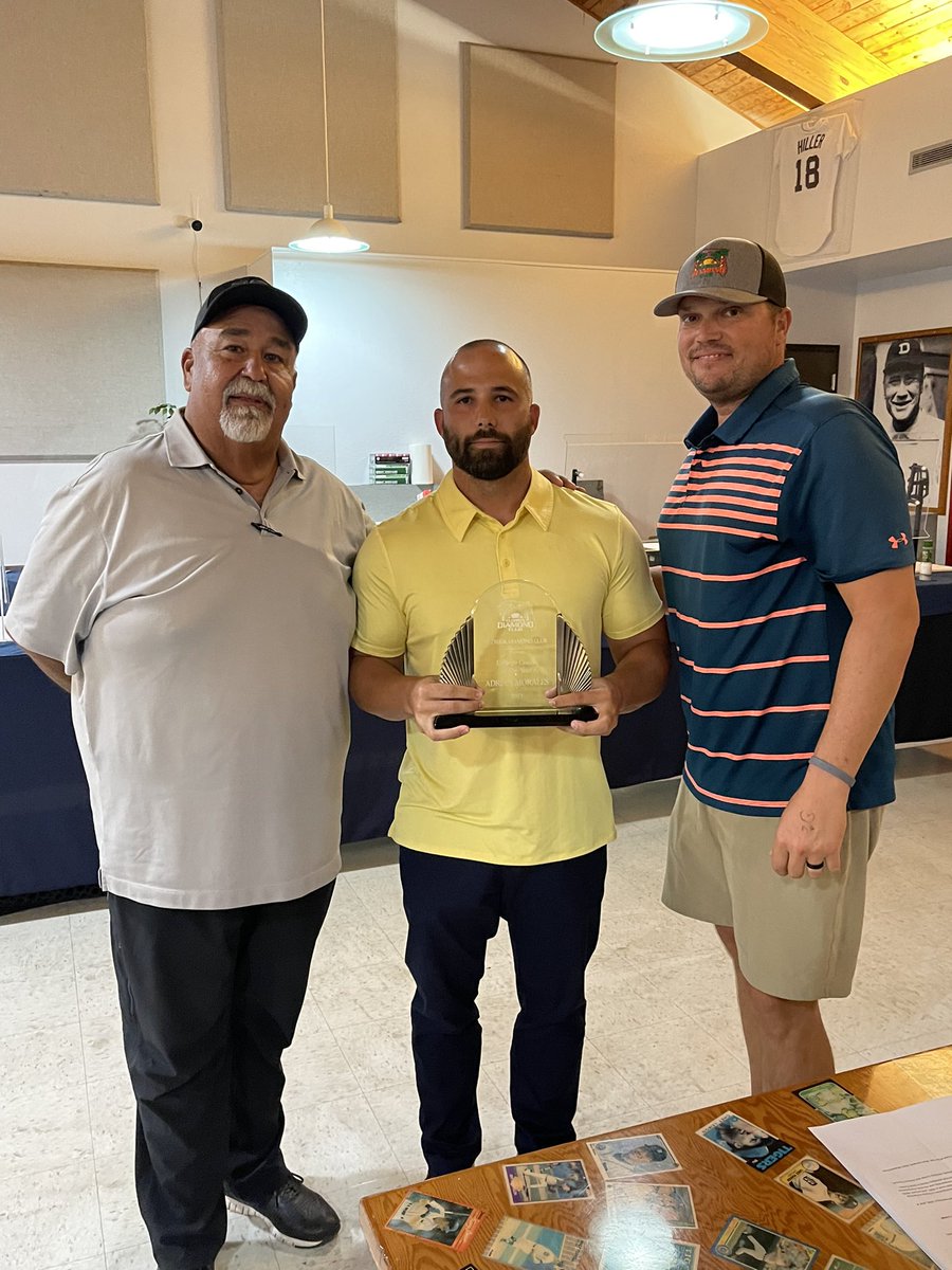Congrats to Adrian Morales, Head Coach of <a href="/MDCSHARKS/">MDC Athletics</a>, for being named the 2021 <a href="/FLdiamondclub/">Florida Diamond Club</a> Collegiate Coach of the Year. Adrian earned this recognition by leading the Sharks to a state championship. Congrats Adrian!