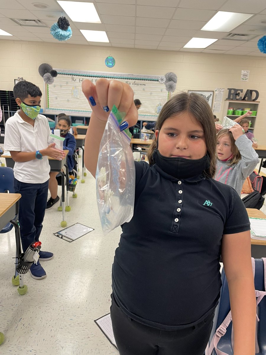 Exploring chemical changes! Producing a gas! <a href="/SPEHAWKSNAPLES/">SPEHAWKS</a> #ccpsfamily
