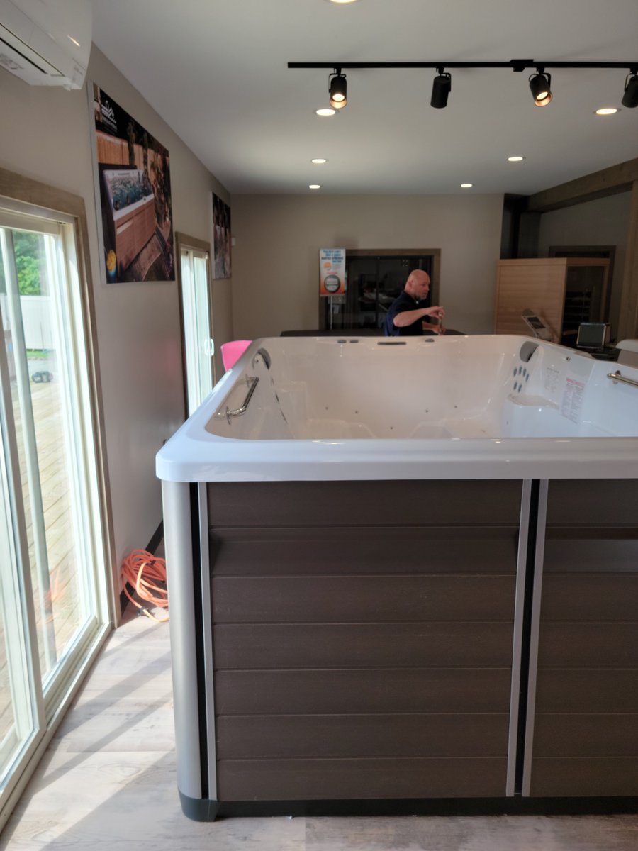 There's nothing like watching our team in action. The wonderful words we receive from recent deliveries is something we do not take for granted. We are so grateful for our amazing team and the incredible products that we get to deliver to help change people's lives! 💦#SwimSpas