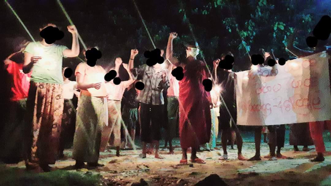 kellyddee's tweet photo. Despite regular terrorist crackdowns, the Pyikyitakon Night Strike in Mandalay protested military dictatorship and fought for democracy. REFUGEES NEED HELP #Oct4Coup #WhatsHappeningInMyanmar https://t.co/mepuHdRUSD