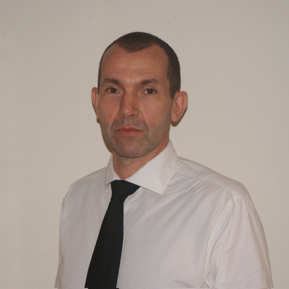 Ce jour, prise de fonction du contrôleur général Loïc ALIXANT, en tant que directeur départemental de la sécurité publique du Val d'Oise. Il était auparavant directeur adjoint #Policenat91. Ses objectifs : Sécurité du Quotidien, lutte contre la délinquance et violences urbaines.