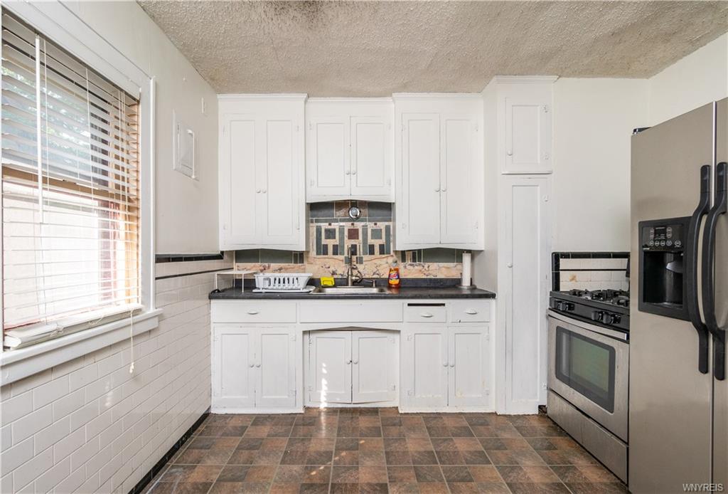 Seeing_You_Home's tweet photo. New listing! Contact Lauren Melber, Licensed Associate Real Estate Broker with The @unLMTD_team  at 716-444-2064 or lauren@seeingyouhome.com for more details. We'll see you all the way home to 71 E Morrris Ave. Buffalo, NY! #seeingyouhome #envisionre 
https://t.co/UZONTKJTYH https://t.co/BS754TyRxR