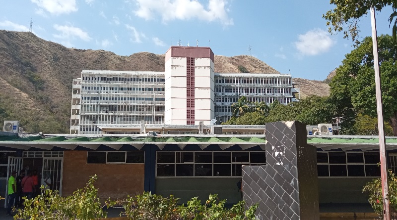 noticierovv's tweet photo. #4Oct Gobierno Nacional recupera servicios médicos en Hospital Central de Maracay https://t.co/SeoLml9RZX
#NoticieroVenevision #Noticias #News #Nacional #Macaray #Hospital https://t.co/fXEsi6YHrj
