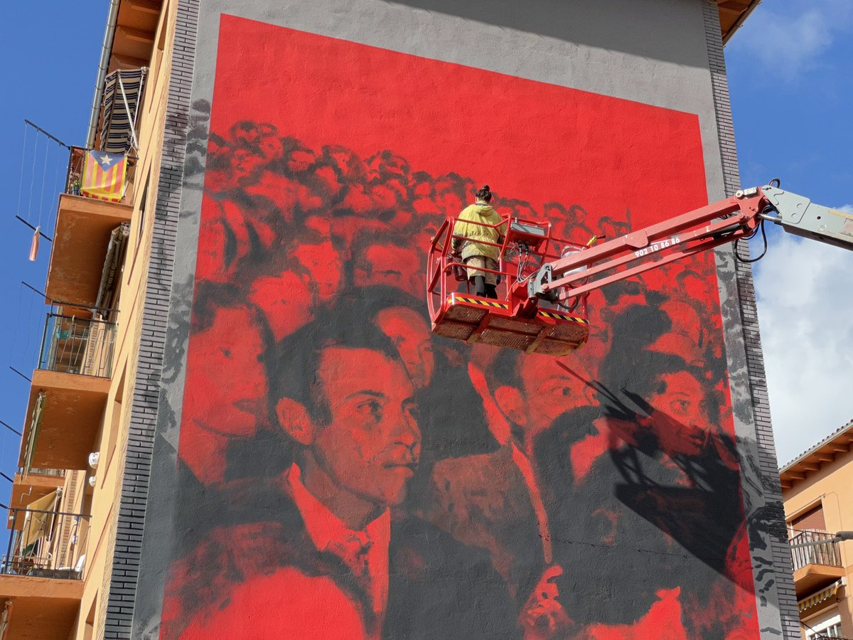Aj_Ripoll's tweet photo. 🎨 Impressionant veure com va avançant el mural que l’artista internacional @AXELVOID està pintant a #Ripoll en el marc del Festival @MilestoneGirona! Un homenatge al Teatre Comtal que va agafant forma! 

#RipollperCompartir #RipollésCultura #Milestone https://t.co/HvAWvTfkOH