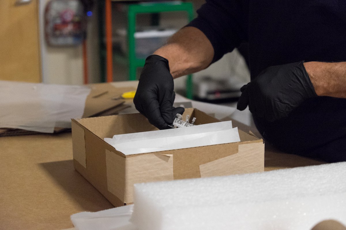 Vault Fine Art Services tweet media