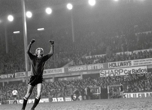 rogergardner197's tweet photo. Someone remind me what just happened. #greenhoff ⁦@UtdBeforFergie⁩ https://t.co/epxehvdkYP