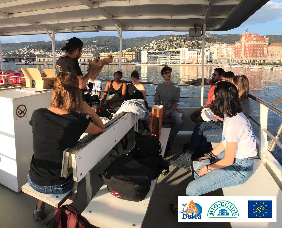 Briefing onboard before interviews.
#Oceanliteracy, topics of the day: #marinelitter and #seafloordestruction!

📽️Let's ciak...!

<a href="/Mio_Ecsde/">MIO-ECSDE</a>  <a href="/LIFEprogramme/">LIFE Programme</a>  <a href="/aptgorizia/">APT Gorizia</a>
