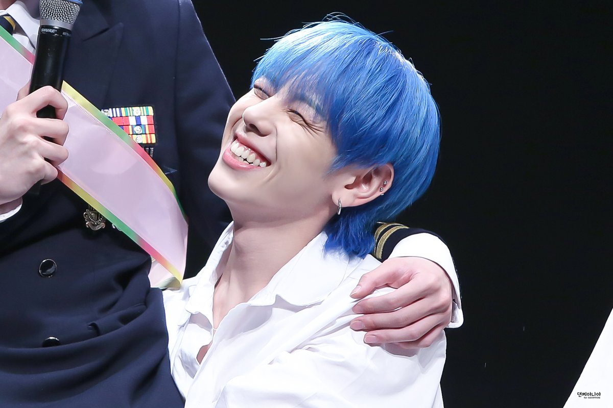 JDH0211's tweet photo. 대현아 위아이 1주년 축하해🎂
앞으로도 행복하고 웃는 일만가득하자💙💜
웃는게 제일 예뻐😊
#장대현 #JANGDAEHYEON #위아이 #WEi 
#순간이_영원이될_위아이의_1년
#WEi1stAnniversary https://t.co/TXAVisL9v9