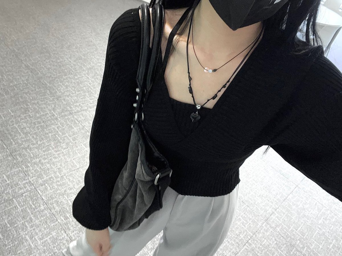 mys_t15's tweet photo. #RT 추첨 마이스티 악세서리 랜덤으로 보내드립니다!

• 소재 - 나일론 줄, 써지컬
• 사이즈 - 40cm + 5cm (조절 가능 마감)
• 가격 - 10,000 ₩ (배송비 미포함)

어느 코디나 무난하게 포인트 주기 좋은 목걸이 2종입니다!

사진 순서대로 블랙 침수정 / 퍼플 팬텀 쿼츠 색상입니다 :-) https://t.co/IIH8rkGrTg